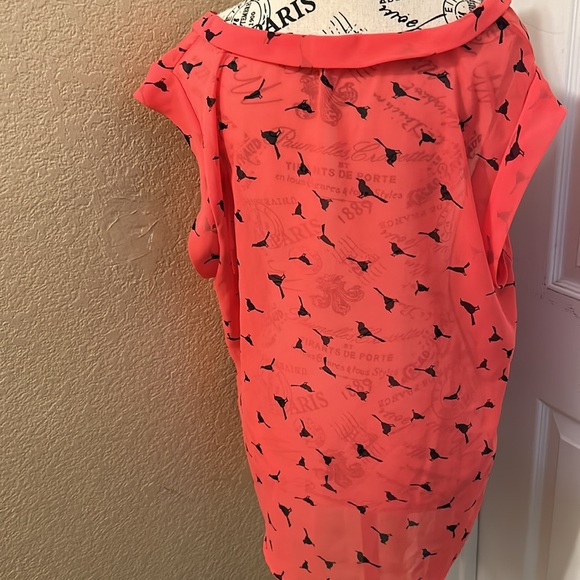 Plane Sheer coral sleeveless blouse XL with navy bird print - Picture 3 of 6
